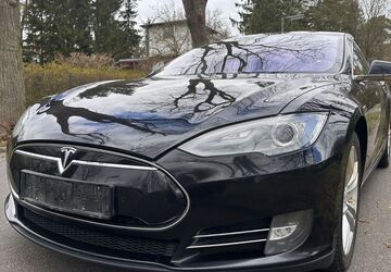 Tesla Model S 259.000 km 17.900 &euro; Berlin 13581
