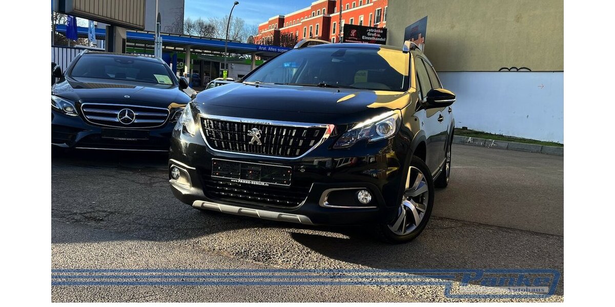 Peugeot 2008 1.2 PureTech Allure*Carplay*Leder*Tempo* 100.000 km 7.480 &euro; Berlin 13187