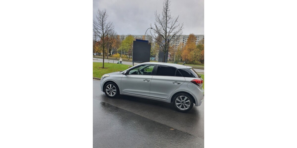 Hyundai i20 78.465 km 8.500 &euro; Berlin 10178