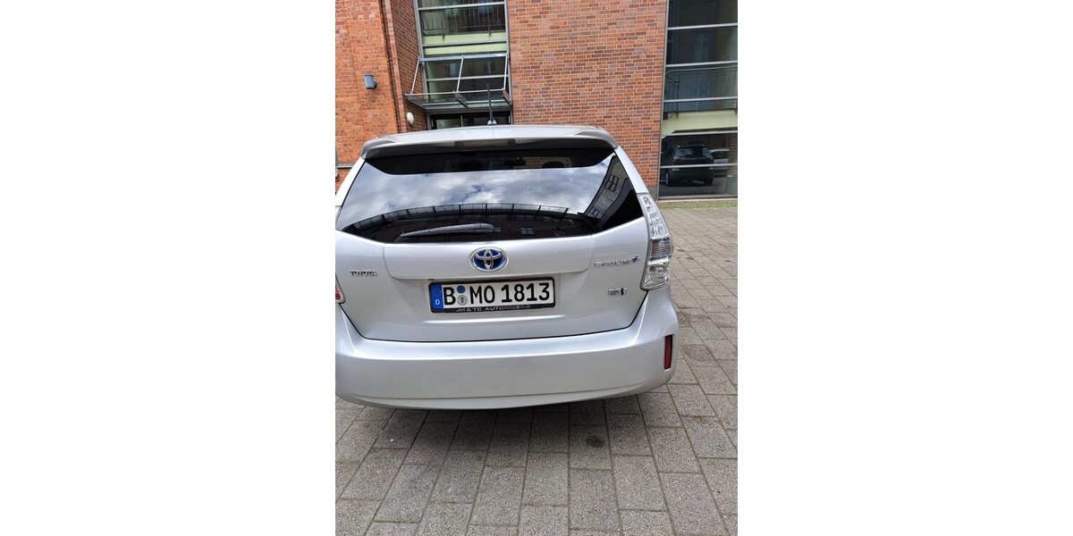 Toyota Prius Plus 164.000 km 13.000 &euro; Berlin 10178