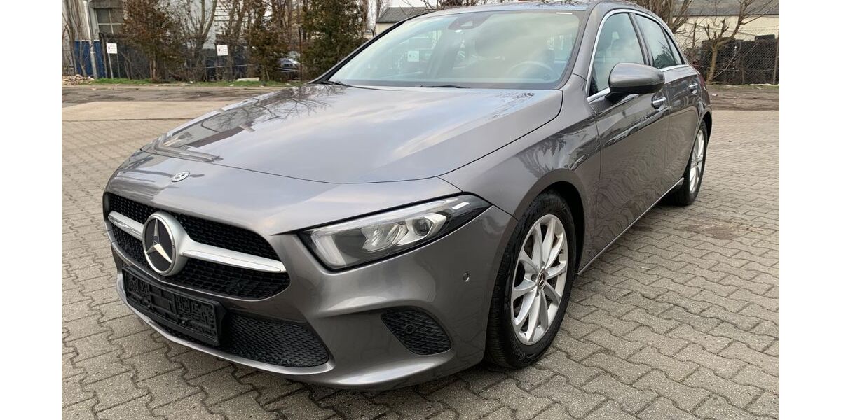 Mercedes-Benz A 180 156.400 km 16.400 &euro; Berlin 12057