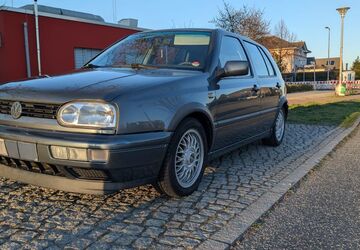 VW Golf 165.400 km 2.700 &euro; Berlin 12487