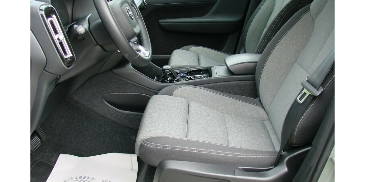 Volvo XC40 NOVC-HEV Plus Dark LED ACC H&K 360º 33.426 km 29.980 &euro; Falkensee 14612