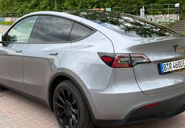Tesla Model Y 65.000 km 39.999 &euro; Berlin 10367