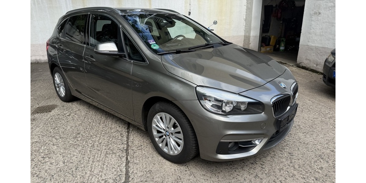 BMW 218 Active Tourer i Luxury Line Leder Schiebed. 132.210 km 9.900 &euro; Berlin 10247