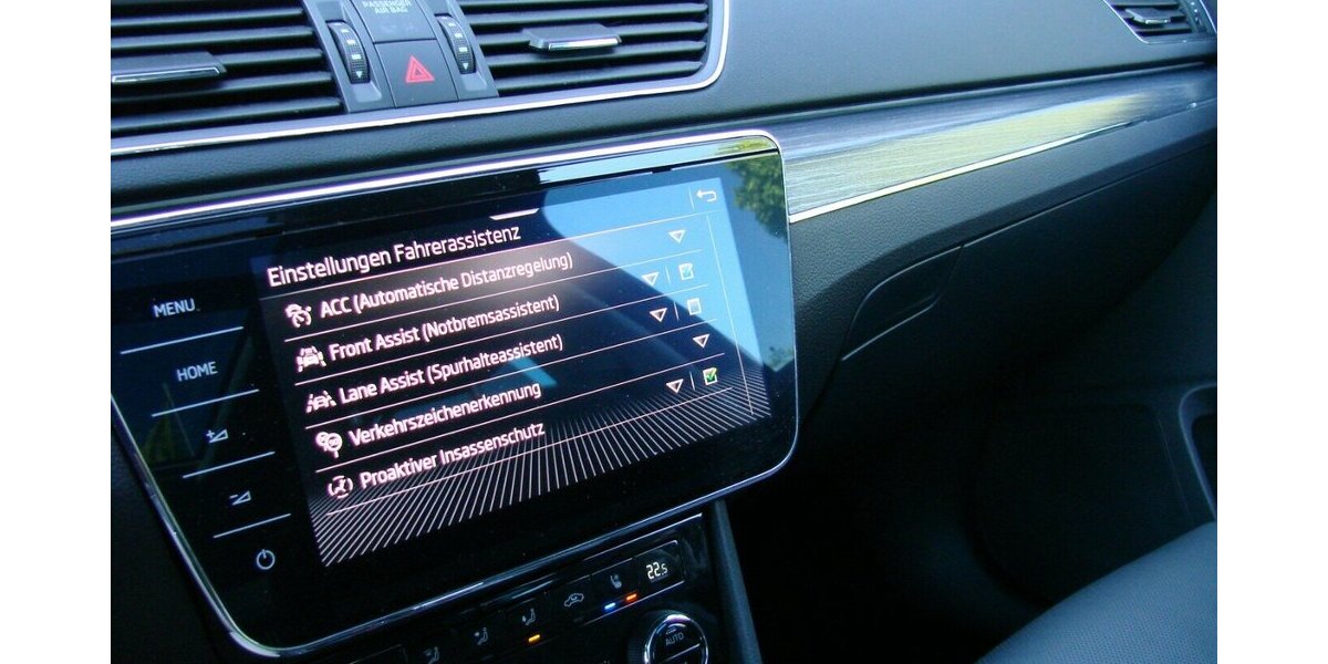 Skoda Superb 2.0TDI Style Pano ACC Columbus Standheizung 26.128 km 34.980 &euro; Falkensee 14612