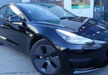 Tesla Model 3 35.100 km 28.800 &euro; Berlin 13156