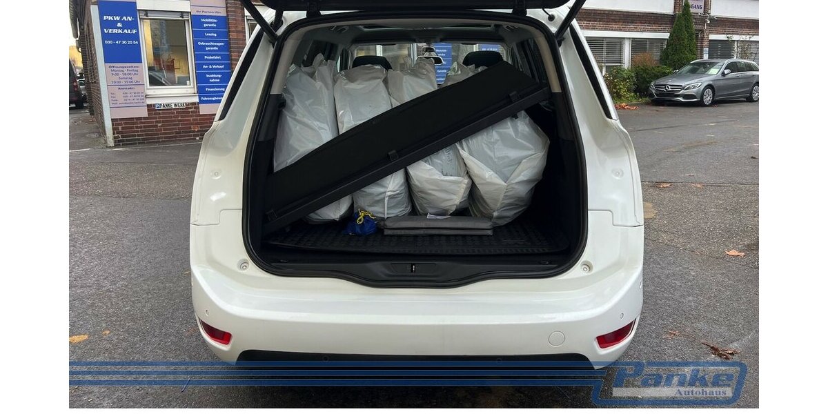 Citroen Grand C4 Space Tourer Shin*F+R-Cam*Car-P*Massage 124.980 km 8.990 &euro; Berlin 13187