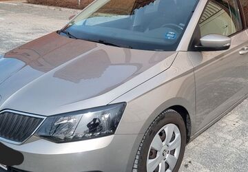 Skoda Fabia 43.800 km 11.700 &euro; Berlin 12489