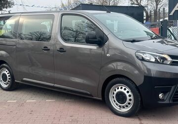 Toyota Proace (Verso) 378.116 km 11.990 &euro; BERLIN 13127