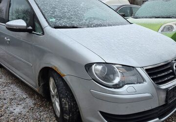 VW Touran 227.000 km 1.950 &euro; Berlin 10245