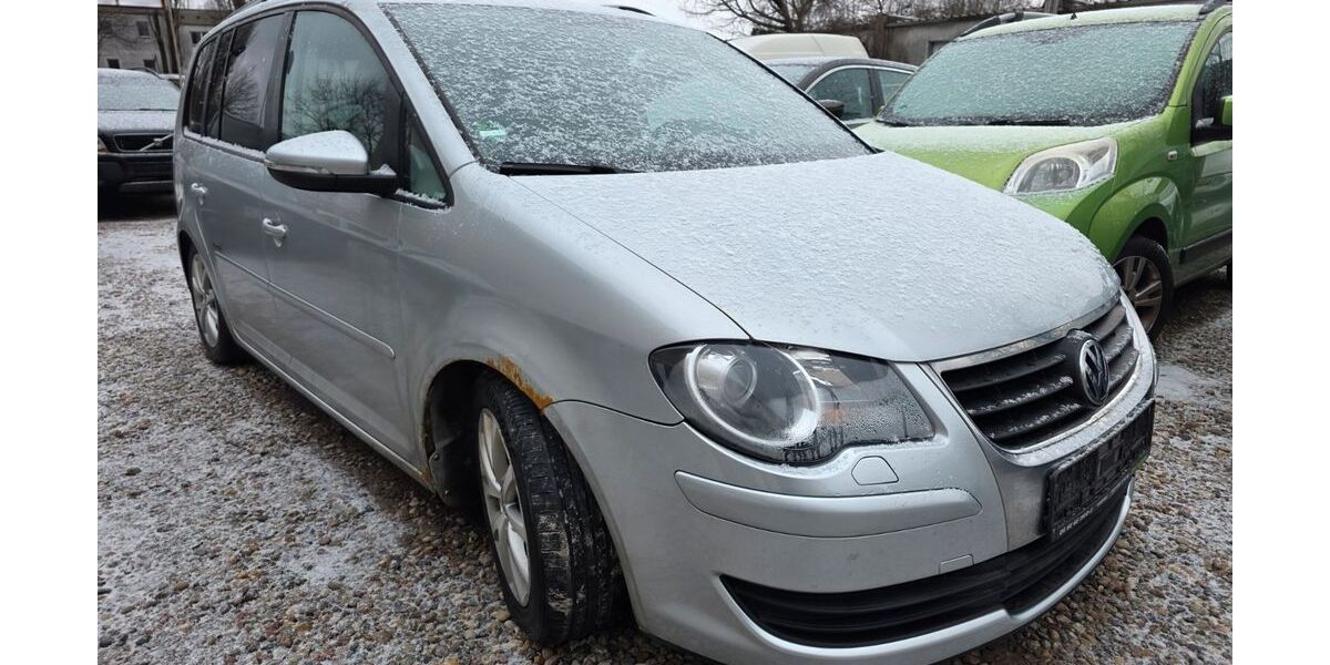 VW Touran 227.000 km 1.950 &euro; Berlin 10245