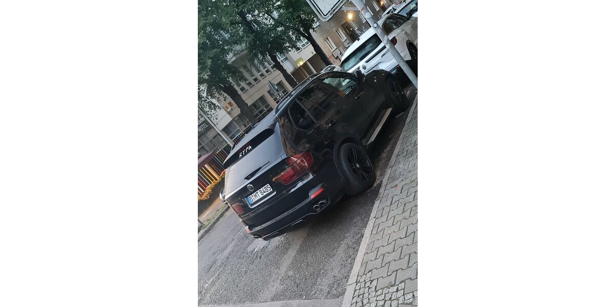 BMW X5 211.000 km 11.000 &euro; Berlin 10178