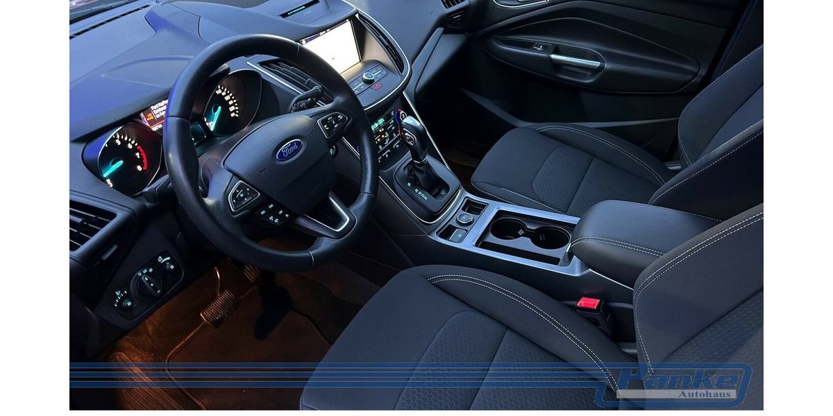 Ford Kuga Automatik*Navi*Carplay*SHZ*Tempo* 63.647 km 14.990 &euro; Berlin 13187