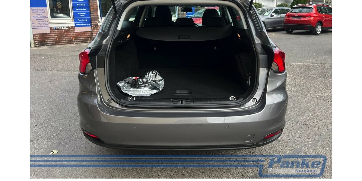 Fiat Tipo 1.4 T-Jet Easy*AHK*SHZ*Klima*NAV*LED*BT* 131.411 km 6.990 &euro; Berlin 13187