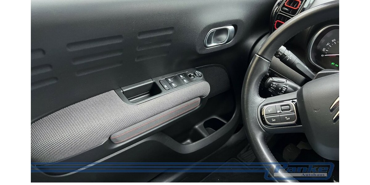 Citroen C3 Aircross 1.6 BlueHDi 120 Shine*HUD*Sound*NAV* 95.785 km 9.990 &euro; Berlin 13187