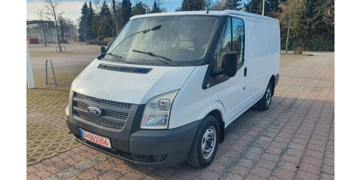 Ford Transit 325.883 km 3.299 &euro; Berlin 13055