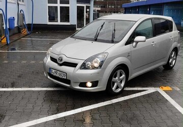 Toyota Verso 200.000 km 3.499 &euro; Berlin 10178