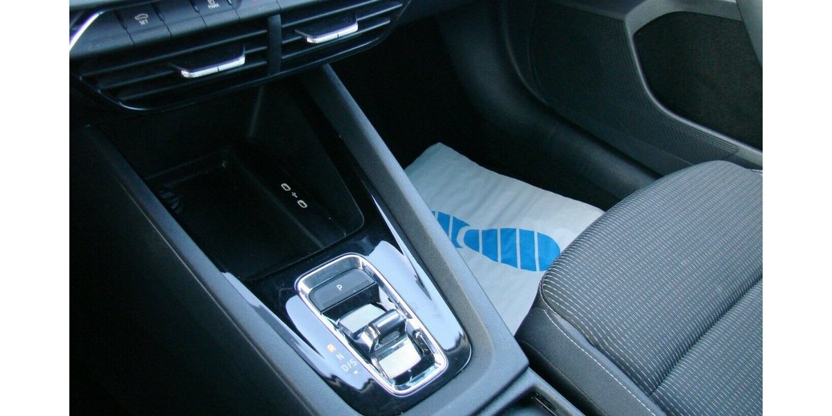 Skoda Octavia 2.0TDI Selection LED Tempomat Spurhalteass 56.838 km 26.980 &euro; Falkensee 14612