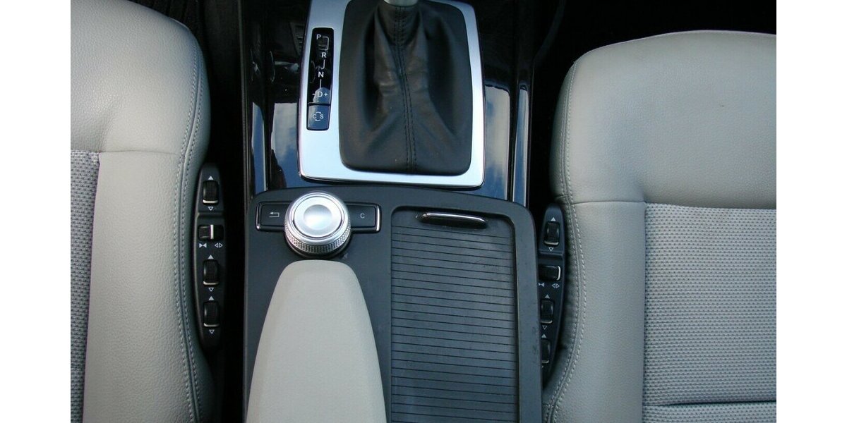 Mercedes-Benz E 220 CDI Avantgarde BlueEfficiency Multikontursit 141.322 km 13.980 &euro; Falkensee 14612