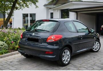 Peugeot 206 112.000 km 3.300 &euro; Berlin 13435