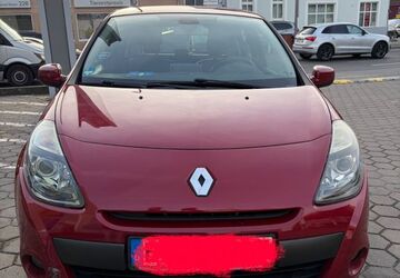 Renault Clio 106.804 km 2.500 &euro; Berlin 12043