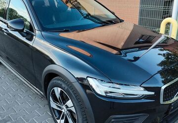 Volvo V60 Cross Country 118.730 km 23.999 &euro; Fredersdorf-Vogelsdorf bei Berlin 15370