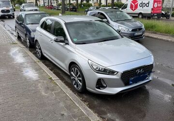 Hyundai i30 127.000 km 10.900 &euro; Berlin 13691