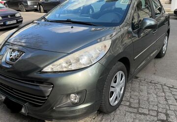 Peugeot 207 112.000 km 5.000 &euro; Berlin 10625