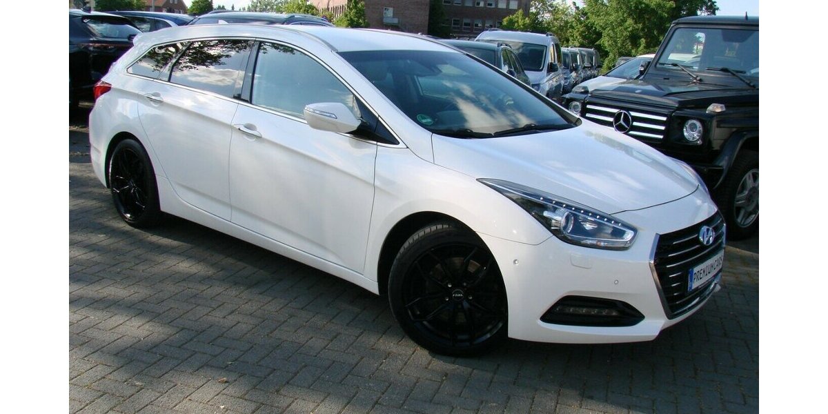 Hyundai i40 cw 1.7 CRDi Blue Premium DCT Infinity Leder 101.563 km 12.480 &euro; Falkensee 14612