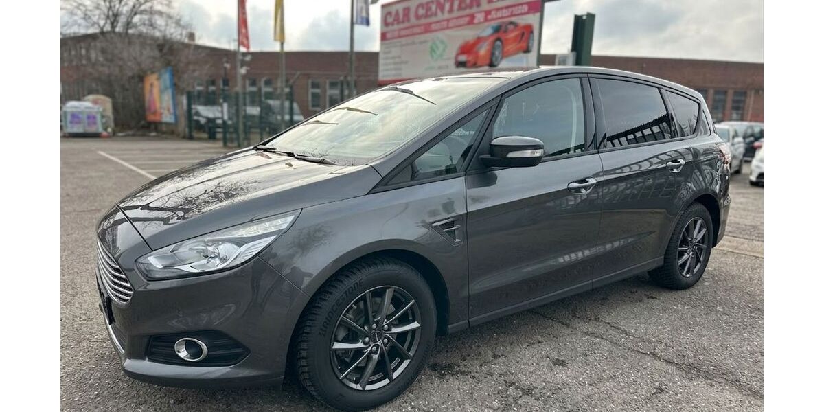 Ford S-Max 121.000 km 14.999 &euro; Berlin-Spandau 13585