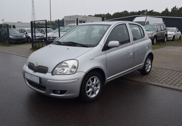 Toyota Yaris 51.350 km 3.999 &euro; Wildau 15745