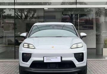 Porsche Macan 3.000 km 96.300 &euro; Berlin 10117