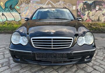 Mercedes-Benz C 200 260.000 km 2.200 &euro; Berlin 13053