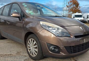 Renault Scenic 241.643 km 2.590 &euro; Fredersdorf - Vogelsdorf 15370