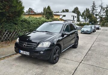 Mercedes-Benz ML 320 229.000 km 9.999 &euro; berlin 12357