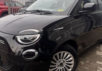 Fiat 500 26.622 km 19.999 &euro; Berlin 13127