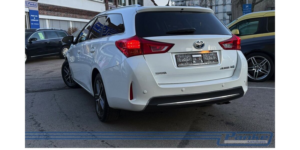 Toyota Auris Touring Sports Hybrid Aut.*RFK*SHZ*1Hand 165.355 km 10.480 &euro; Berlin 13187