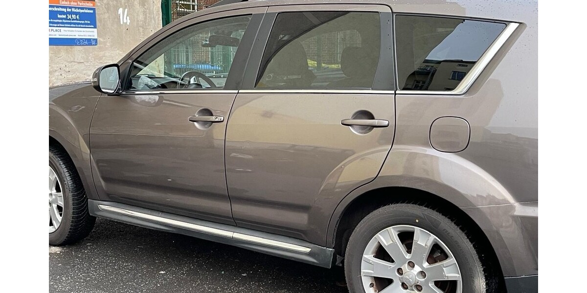 Mitsubishi Outlander 135.000 km 7.500 &euro; Berlin 10178