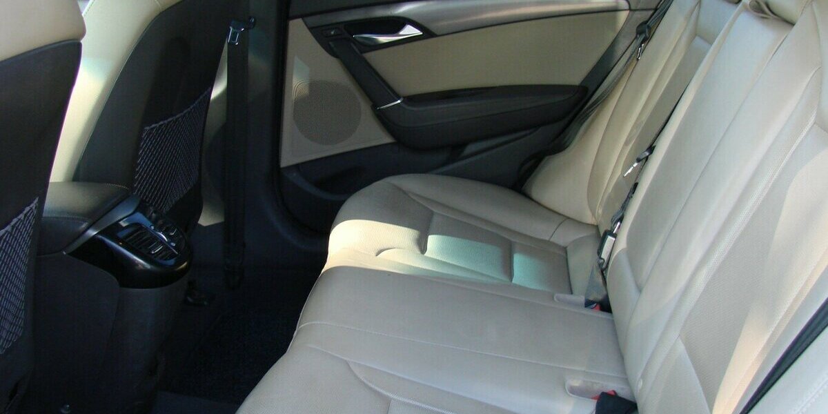 Hyundai i40 cw 1.7 CRDi Blue Premium DCT Infinity Leder 101.563 km 12.480 &euro; Falkensee 14612