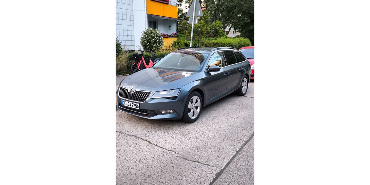 Skoda Superb 183.000 km 14.900 &euro; Berlin 12559