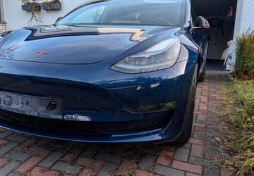 Tesla Model 3 28.653 km 25.500 &euro; Berlin 12277
