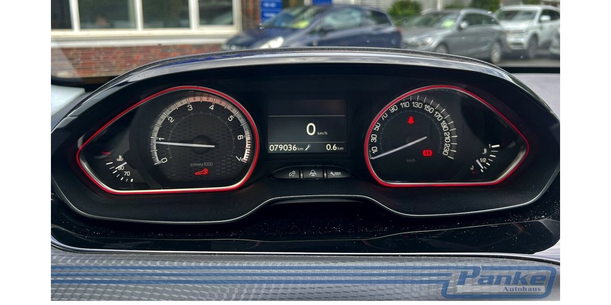 Peugeot 2008 1.2 PT 130 Allure*Pano*Navi*Leder*1-Hand* 79.035 km 12.490 &euro; Berlin 13187