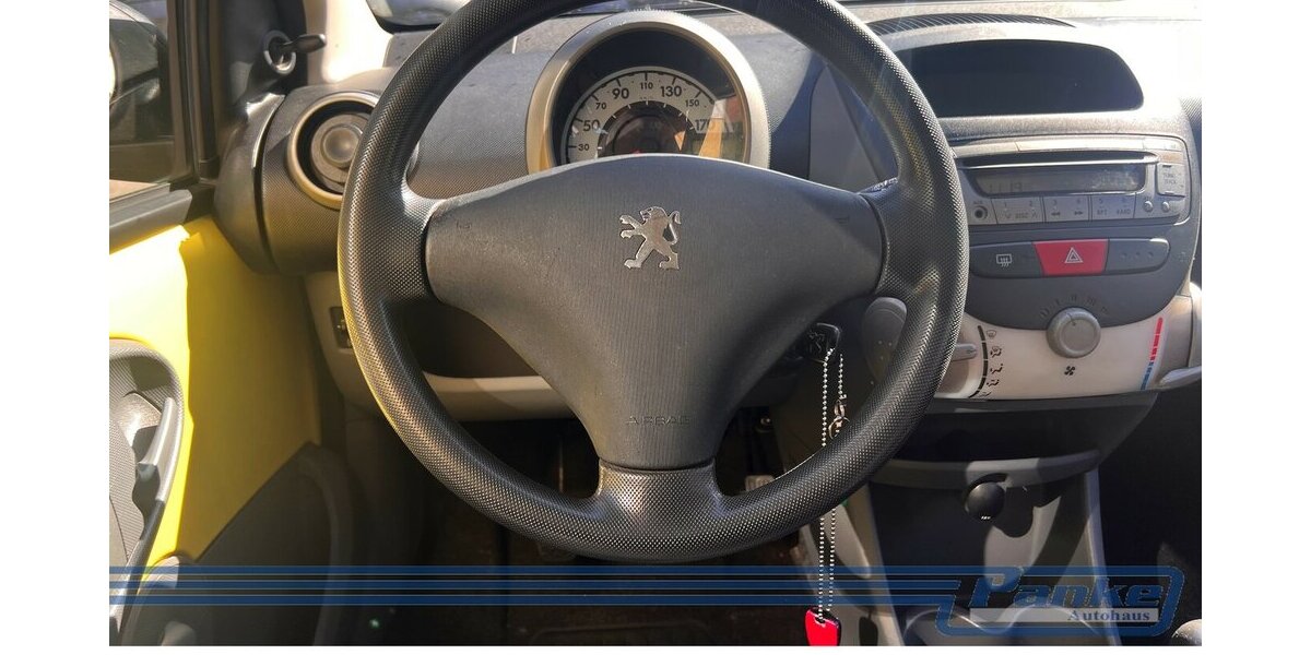 Peugeot 107 Petit Filou 3trg.*Radio/CD*AUX*LM*AllSeason* 180.827 km 1.490 &euro; Berlin 13187