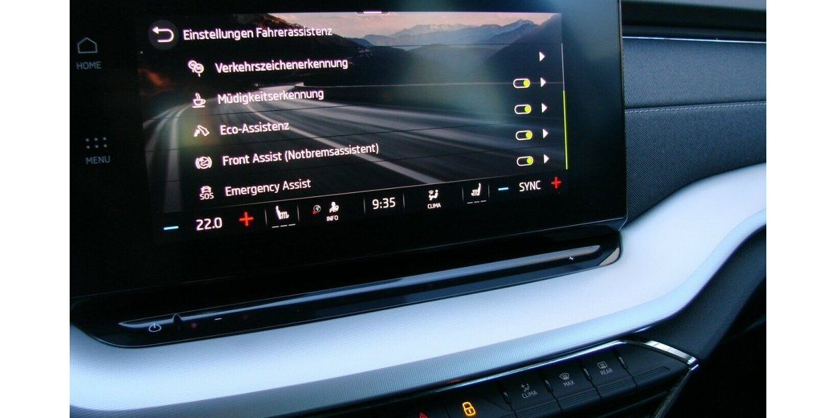 Skoda Octavia 2.0TDI Style ACC Columbus HeadUp AHK 48.103 km 27.480 &euro; Falkensee 14612