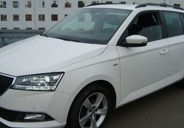 Skoda Fabia 86.300 km 10.999 &euro; Berlin 13435