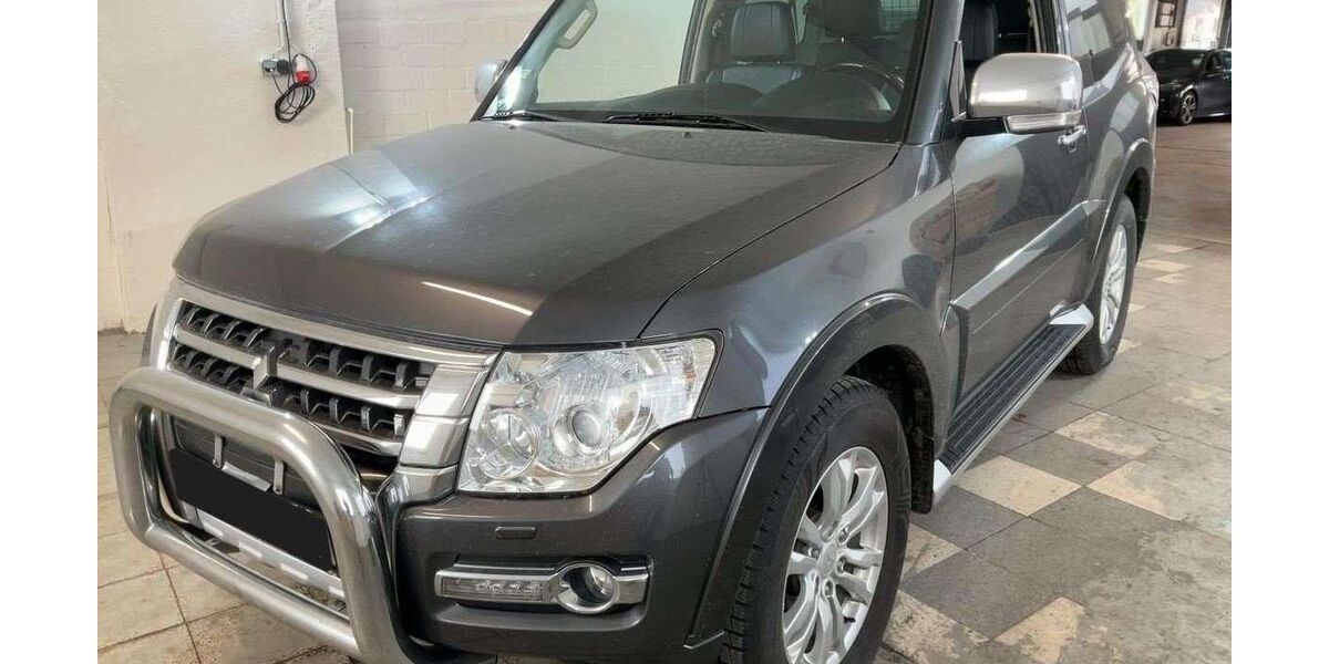 Mitsubishi Pajero 49.986 km 33.950 &euro; Teltow 14513