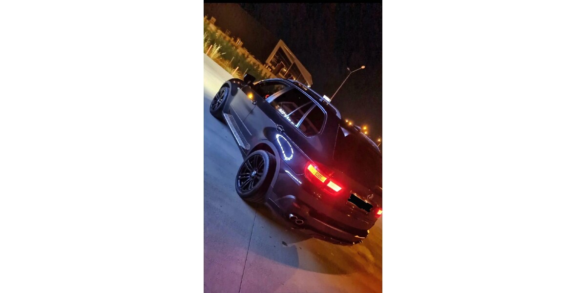 BMW X5 211.000 km 11.000 &euro; Berlin 10178