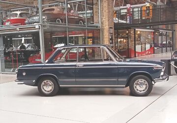 BMW 2002 77.293 km 29.800 &euro; Berlin 10553