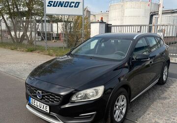 Volvo V60 Cross Country 176.820 km 4.990 &euro; Berlin 13597
